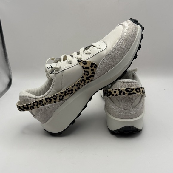 Nike Waffle Debut Women's Sneakers Size US 7, White/Leopard Print New Phanton - Picture 5 of 11